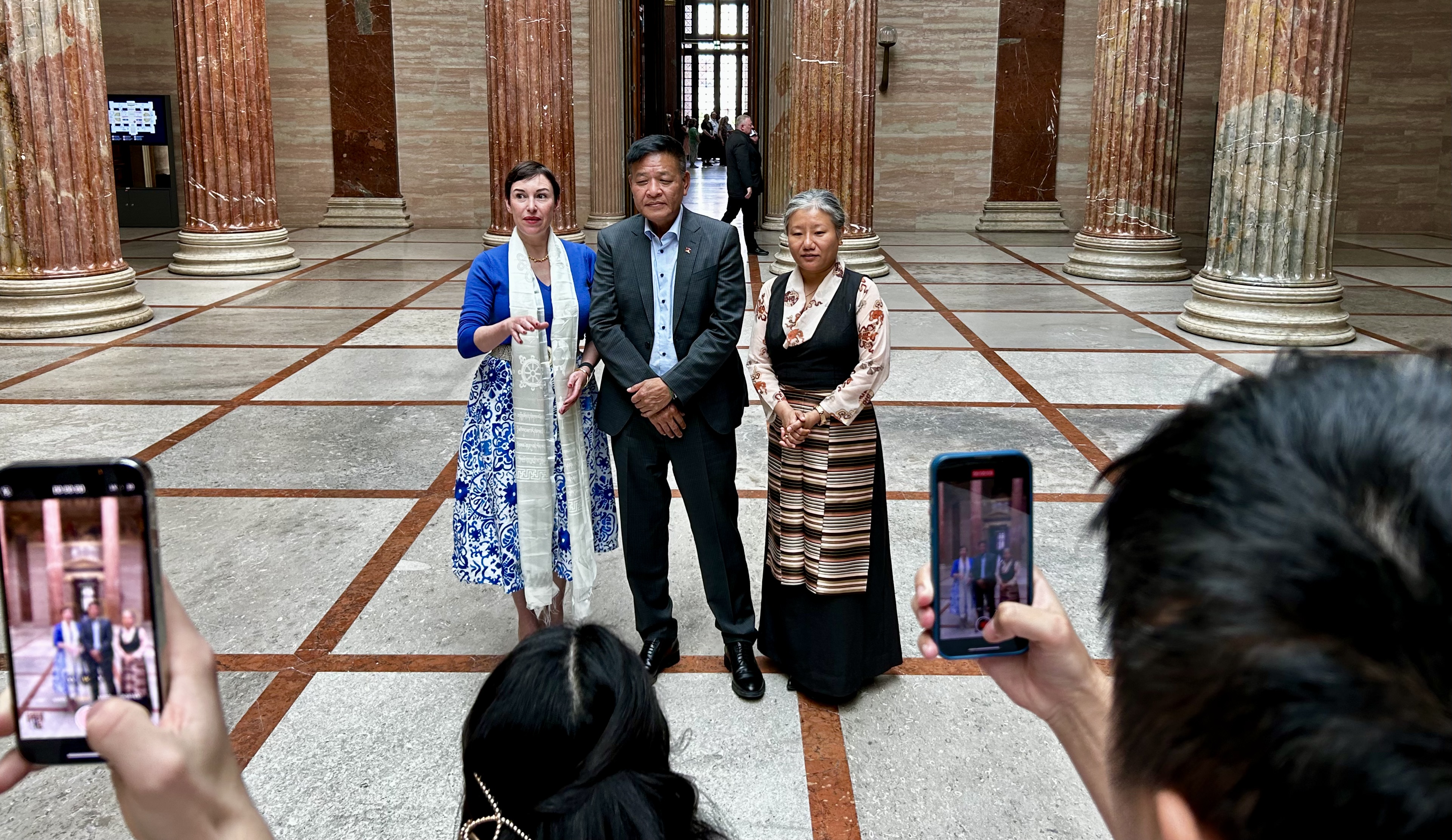 Henrike Brandstötter (NEOS), Penpa Tsering, Thinley Chukki