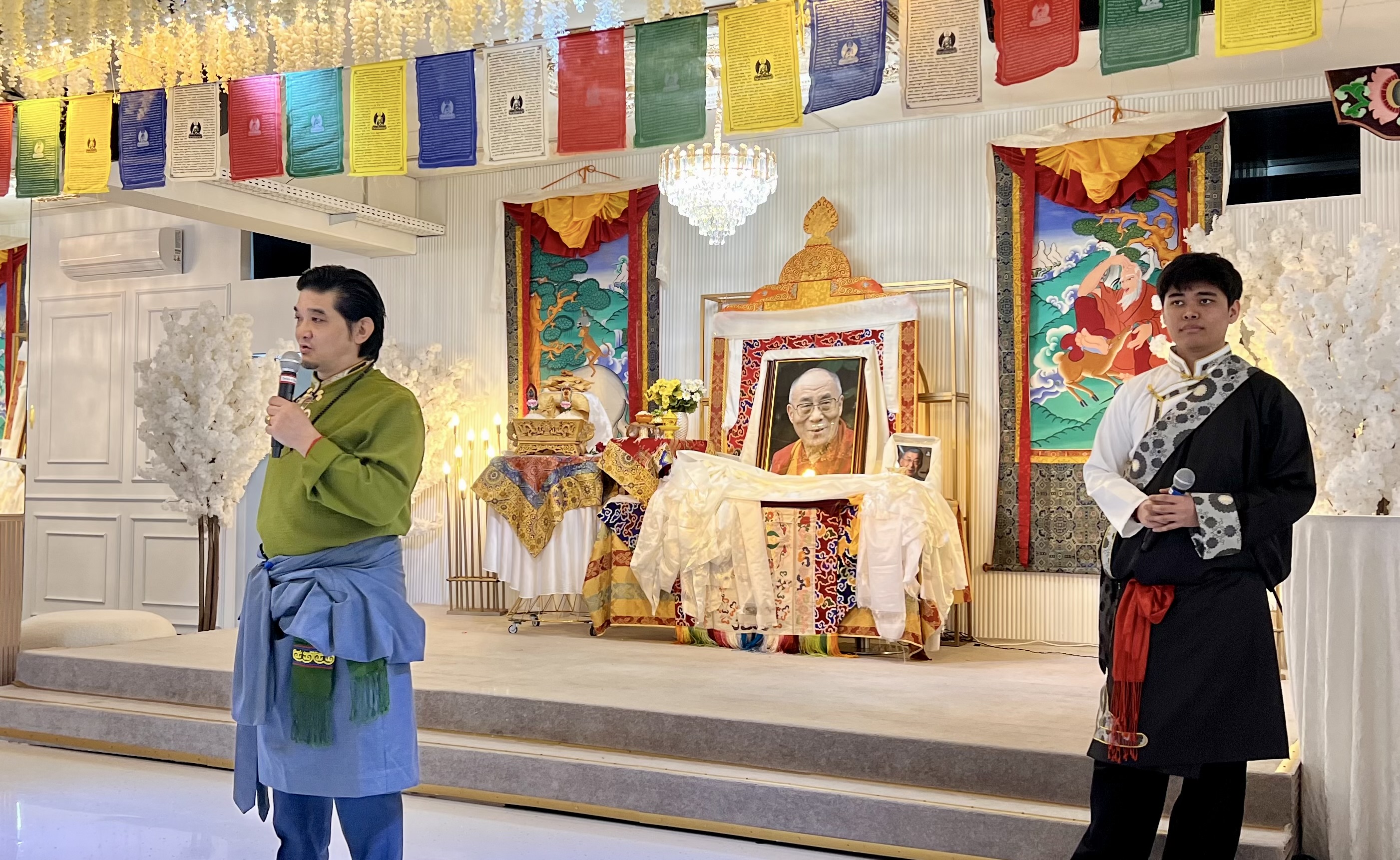 TGÖ Präsident und Sekretär für Deutsch